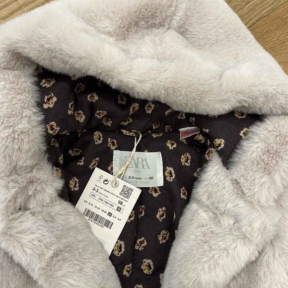 Zara Toddler Faux Fur Coat - Size 2-3 Years - NWT - Picture 6 of 9